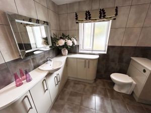 Photo 19- click for photo gallery